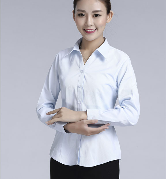 淺藍(lán)色斜紋女款滌棉翻領(lǐng)長(zhǎng)袖修身襯衫-1383#